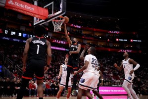 乐鱼-米切尔45+4+4无缘今日最佳球员！因为东契奇狂砍46+7+11创3项纪录